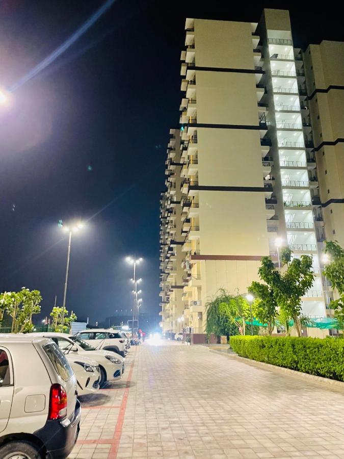 Alankrita Homes Lucknow Extérieur photo